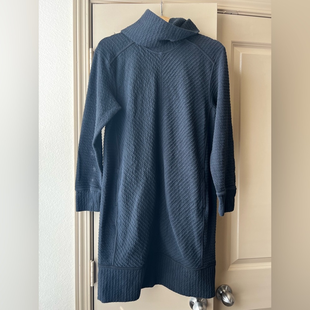 Lululemon Long Sleeve Dress w/ detachable cowl neck size 8